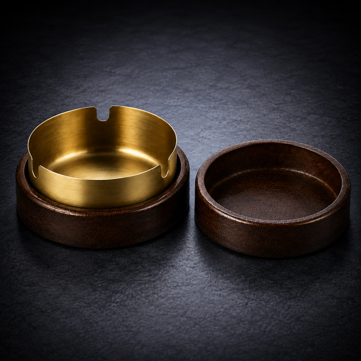 Holzaschenbecher mit Deckel verschließbar mit Edelstahleinsatz in Gold